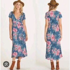 Billabong “Hold  Me Tight” Floral Wrap Midi Dress. Size S. NWTGS